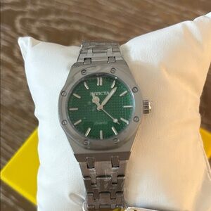 Invicta women’s Silver Watch with Green Dial brand new inbox